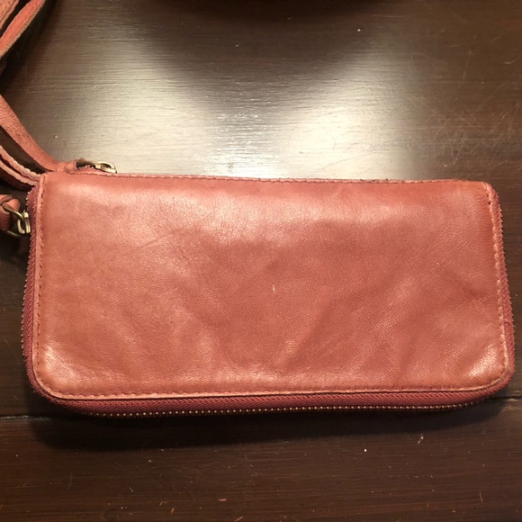 Free People Kaitlyn distressed wallet - Picture 2 of 6